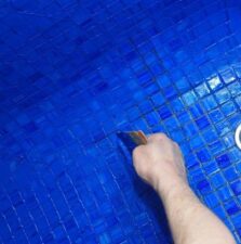 Как качественно делать затирку швов плитки